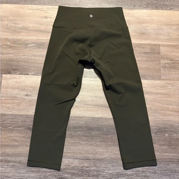 Lululemon leggings size 8 - Picture 2 of 6